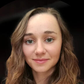 Lucia ๐ธ๐ฐ Journalist and Communication